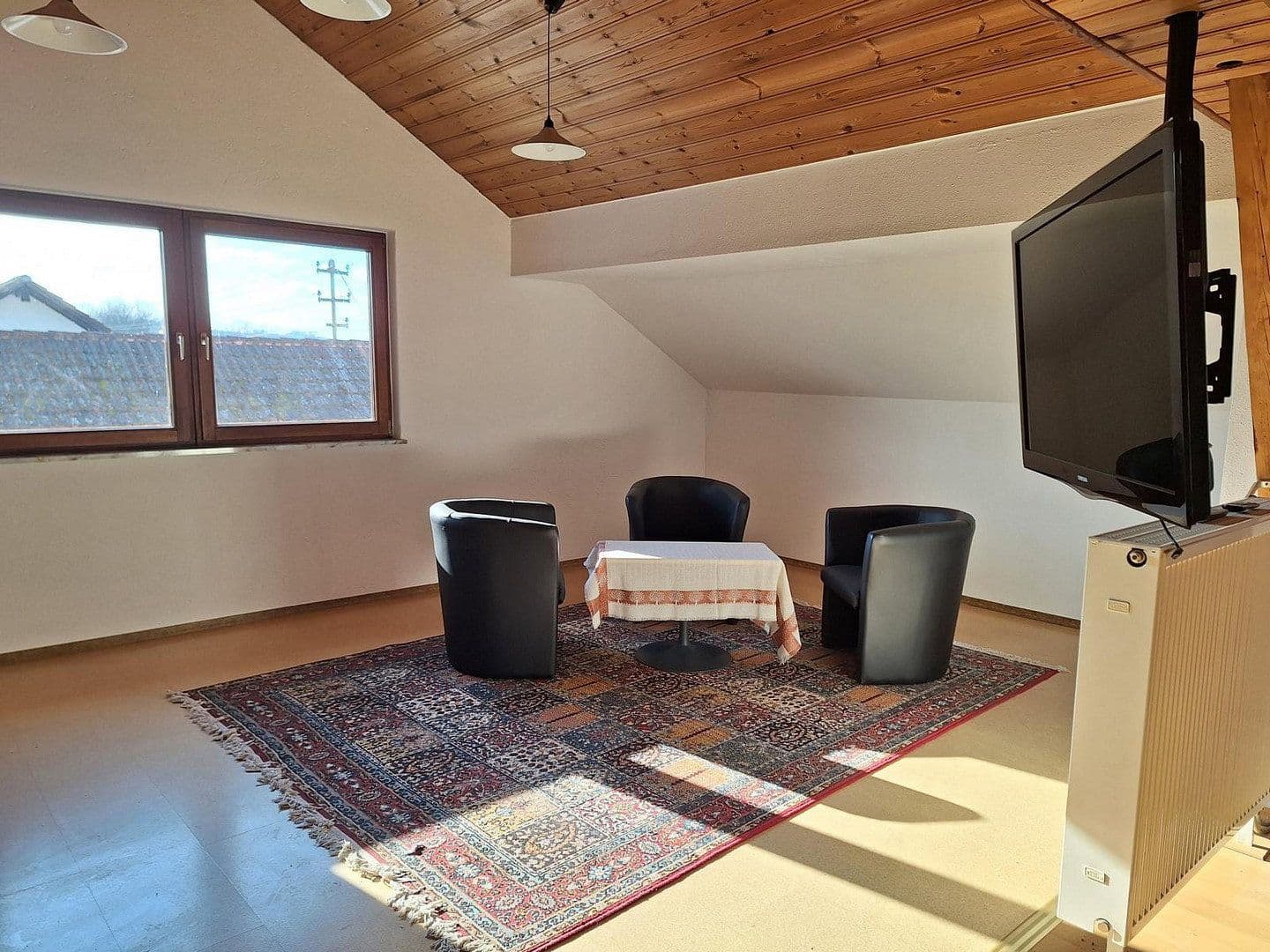 Predaj domu 383 m², pozemok 1.457 m², Schwaigener Str. 28, Mamming, Bavorsko Predaj domu 383 m², pozemok 1.457 m², Schwaigener Str. 28, Mamming, Bavorsko