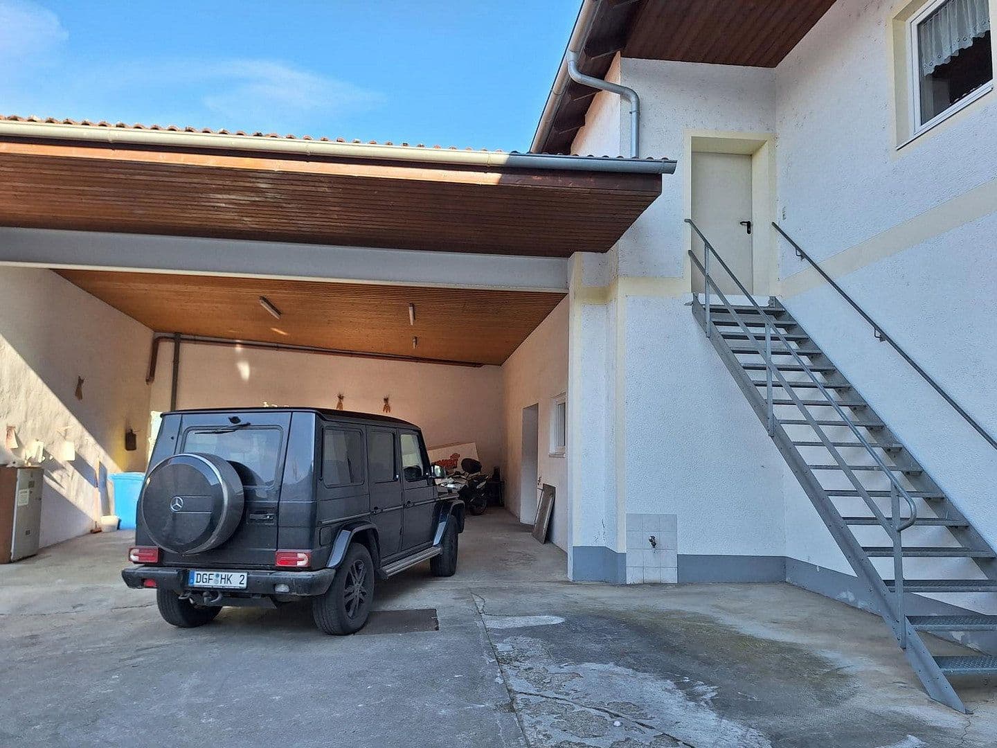Predaj domu 383 m², pozemok 1.457 m², Schwaigener Str. 28, Mamming, Bavorsko Predaj domu 383 m², pozemok 1.457 m², Schwaigener Str. 28, Mamming, Bavorsko