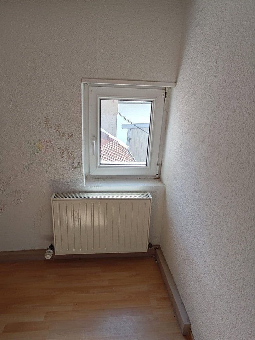 Predaj domu 140 m², pozemok 414 m², Mainzerstrasse, Bodenheim, Porýnie-Falcko Predaj domu 140 m², pozemok 414 m², Mainzerstrasse, Bodenheim, Porýnie-Falcko