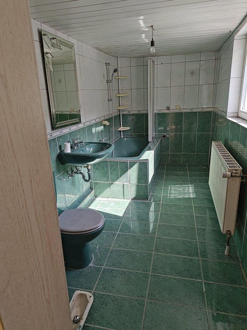 Predaj domu 140 m², pozemok 414 m², Mainzerstrasse, Bodenheim, Porýnie-Falcko Predaj domu 140 m², pozemok 414 m², Mainzerstrasse, Bodenheim, Porýnie-Falcko