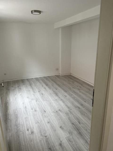 Predaj domu 140 m², pozemok 414 m², Mainzerstrasse, Bodenheim, Porýnie-Falcko Predaj domu 140 m², pozemok 414 m², Mainzerstrasse, Bodenheim, Porýnie-Falcko