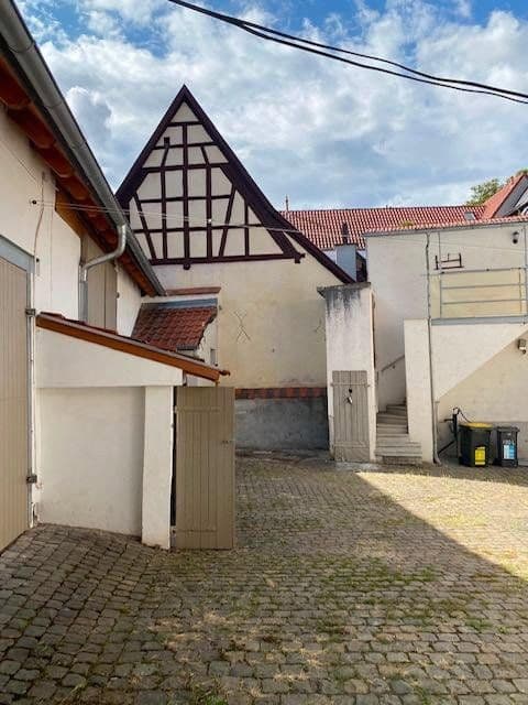 Predaj domu 140 m², pozemok 414 m², Mainzerstrasse, Bodenheim, Porýnie-Falcko Predaj domu 140 m², pozemok 414 m², Mainzerstrasse, Bodenheim, Porýnie-Falcko