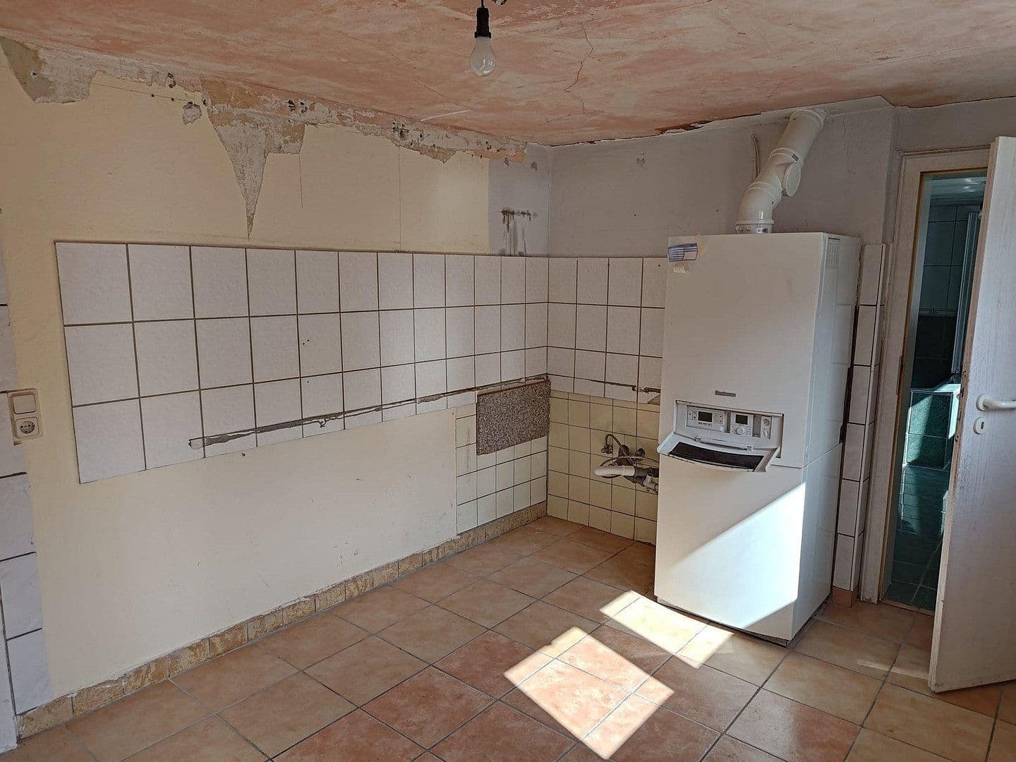 Predaj domu 140 m², pozemok 414 m², Mainzerstrasse, Bodenheim, Porýnie-Falcko Predaj domu 140 m², pozemok 414 m², Mainzerstrasse, Bodenheim, Porýnie-Falcko