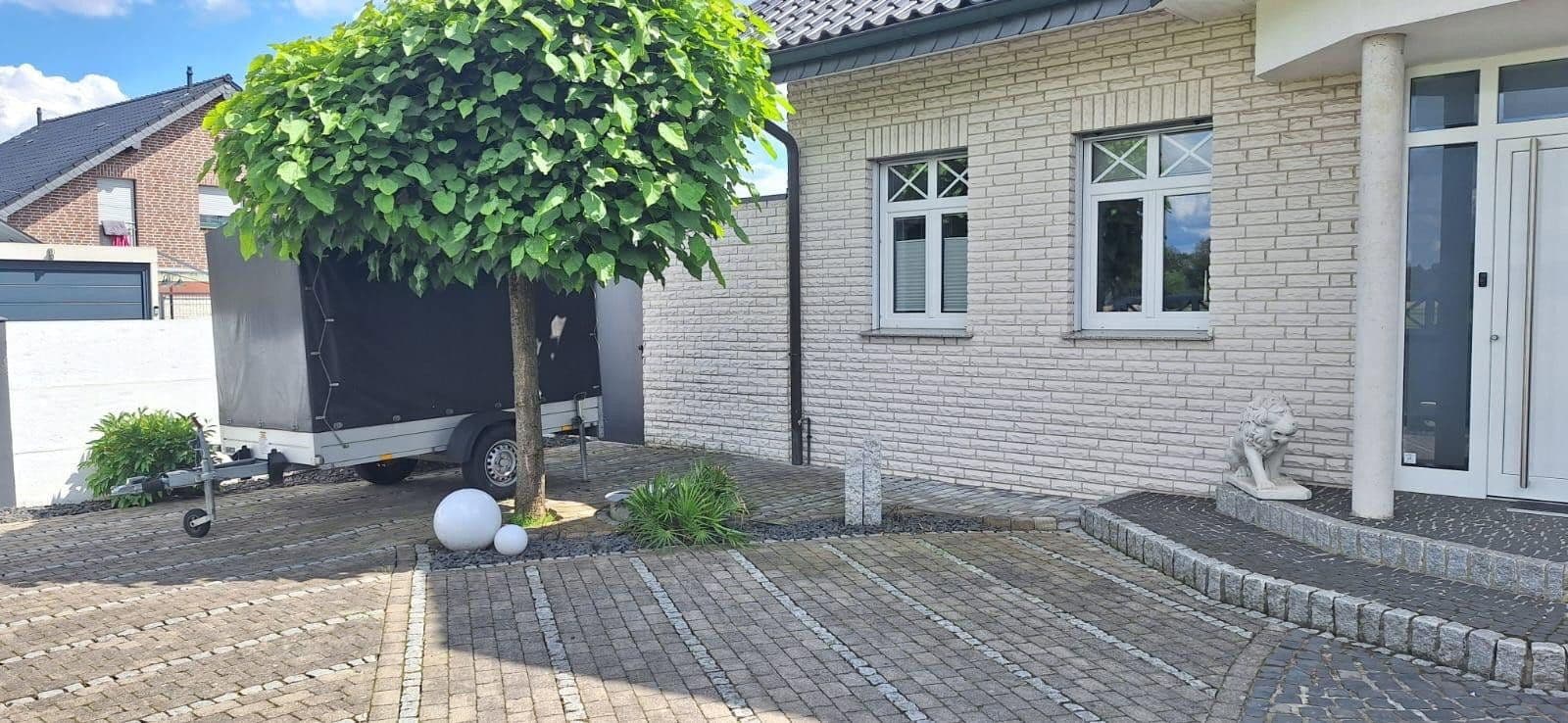 Predaj domu 215 m², pozemok 1.000 m², Voerde (Niederrhein), Severné Porýnie - Westfálsko Predaj domu 215 m², pozemok 1.000 m², Voerde (Niederrhein), Severné Porýnie - Westfálsko