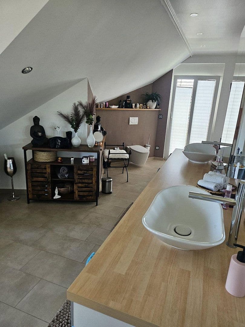 Predaj domu 215 m², pozemok 1.000 m², Voerde (Niederrhein), Severné Porýnie - Westfálsko Predaj domu 215 m², pozemok 1.000 m², Voerde (Niederrhein), Severné Porýnie - Westfálsko