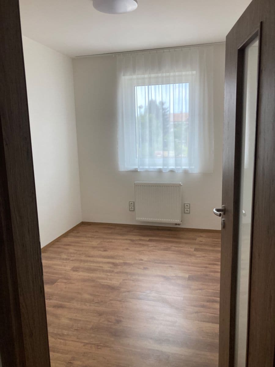 Prenájom bytu 3-izbový 78 m², Ve Dvojích, Jiříkovice, Jihomoravský kraj Prenájom bytu 3-izbový 78 m², Ve Dvojích, Jiříkovice, Jihomoravský kraj