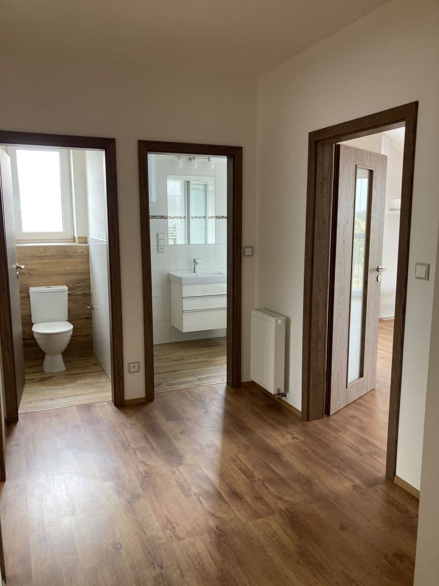 Prenájom bytu 3-izbový 78 m², Ve Dvojích, Jiříkovice, Jihomoravský kraj Prenájom bytu 3-izbový 78 m², Ve Dvojích, Jiříkovice, Jihomoravský kraj