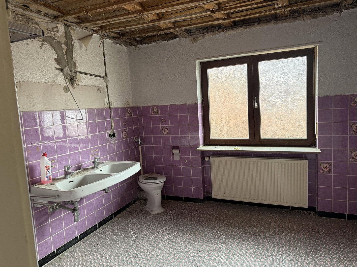 Predaj domu 165 m², pozemok 250 m², Esthal, Porýnie-Falcko Predaj domu 165 m², pozemok 250 m², Esthal, Porýnie-Falcko