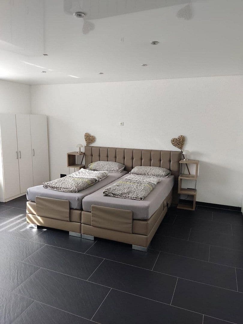 Predaj domu 192 m², pozemok 1.105 m², Euerbach, Bavorsko Predaj domu 192 m², pozemok 1.105 m², Euerbach, Bavorsko