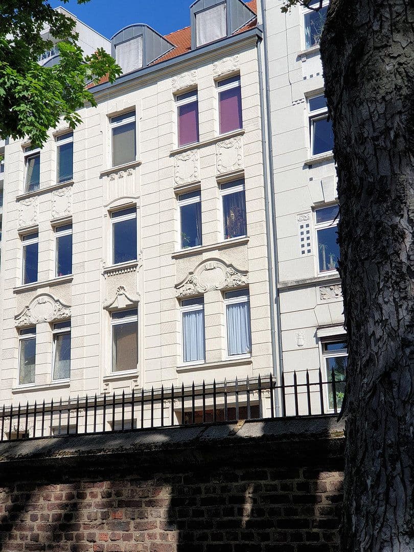 Predaj domu 575 m², pozemok 538 m², Berg. Gladbacher Str. 73, Köln, Severné Porýnie - Westfálsko Predaj domu 575 m², pozemok 538 m², Berg. Gladbacher Str. 73, Köln, Severné Porýnie - Westfálsko