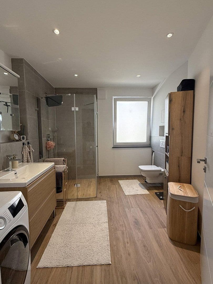 Prenájom bytu 3-izbový 88 m², Jahnstraße 47, Rosbach v. d. Höhe, Hesensko Prenájom bytu 3-izbový 88 m², Jahnstraße 47, Rosbach v. d. Höhe, Hesensko
