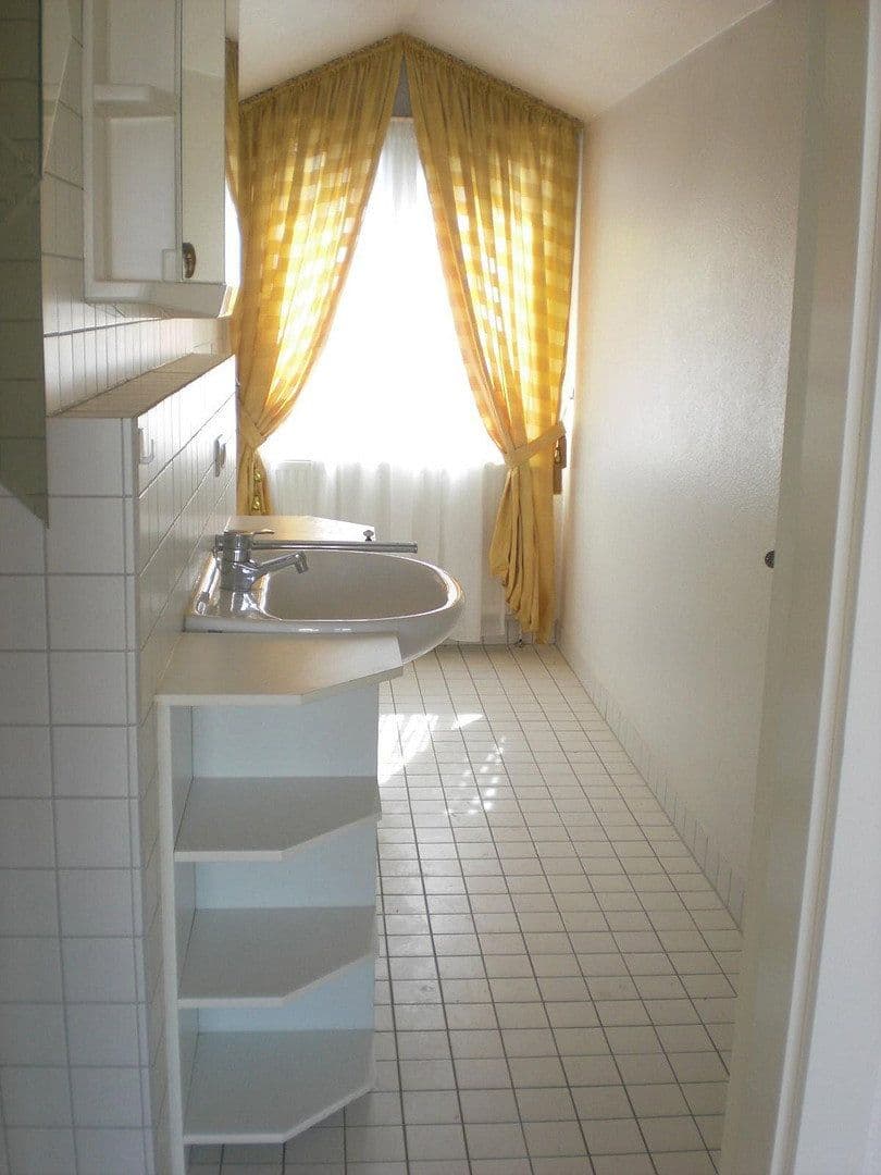 Prenájom bytu 2-izbový 80 m², Bad Salzuflen, Severné Porýnie - Westfálsko Prenájom bytu 2-izbový 80 m², Bad Salzuflen, Severné Porýnie - Westfálsko