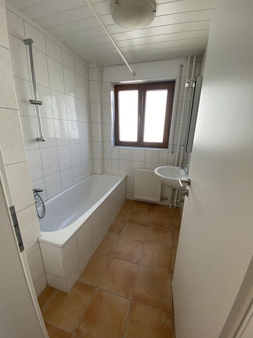 Prenájom bytu 93 m², Weiherstraße 27, Pfinztal, Bádensko-Wurttembersko Prenájom bytu 93 m², Weiherstraße 27, Pfinztal, Bádensko-Wurttembersko