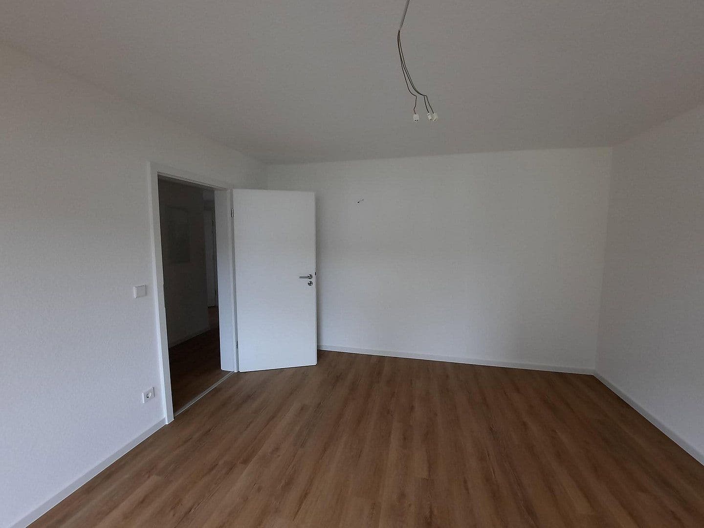 Prenájom bytu 93 m², Weiherstraße 27, Pfinztal, Bádensko-Wurttembersko Prenájom bytu 93 m², Weiherstraße 27, Pfinztal, Bádensko-Wurttembersko
