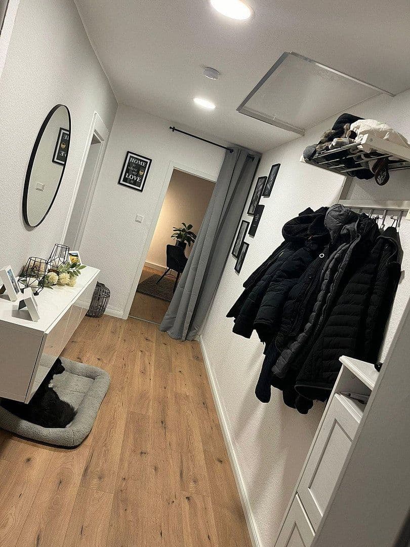 Prenájom bytu 4-izbový 75 m², Remscheid, Severné Porýnie - Westfálsko Prenájom bytu 4-izbový 75 m², Remscheid, Severné Porýnie - Westfálsko