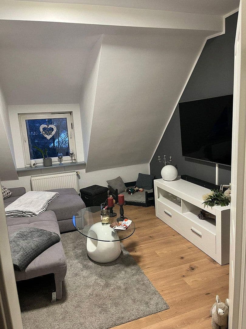 Prenájom bytu 4-izbový 75 m², Remscheid, Severné Porýnie - Westfálsko Prenájom bytu 4-izbový 75 m², Remscheid, Severné Porýnie - Westfálsko