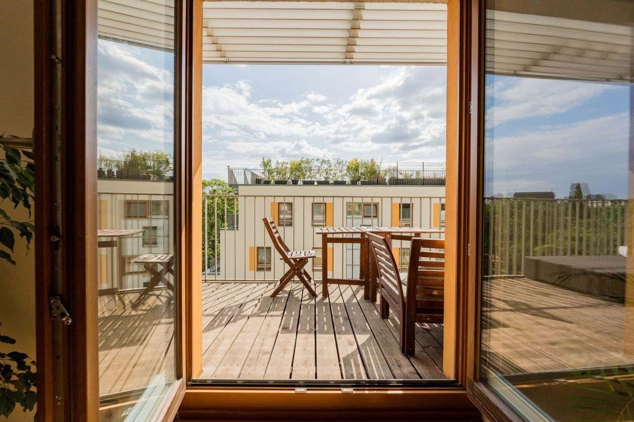 Prenájom bytu 3-izbový 170 m², Diestelmeyer Str. 5a, Berlin, Berlín Prenájom bytu 3-izbový 170 m², Diestelmeyer Str. 5a, Berlin, Berlín