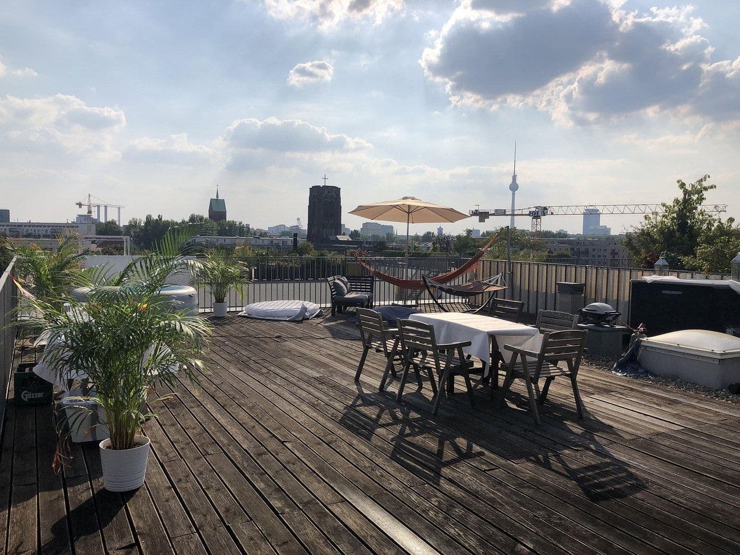 Prenájom bytu 3-izbový 170 m², Diestelmeyer Str. 5a, Berlin, Berlín Prenájom bytu 3-izbový 170 m², Diestelmeyer Str. 5a, Berlin, Berlín