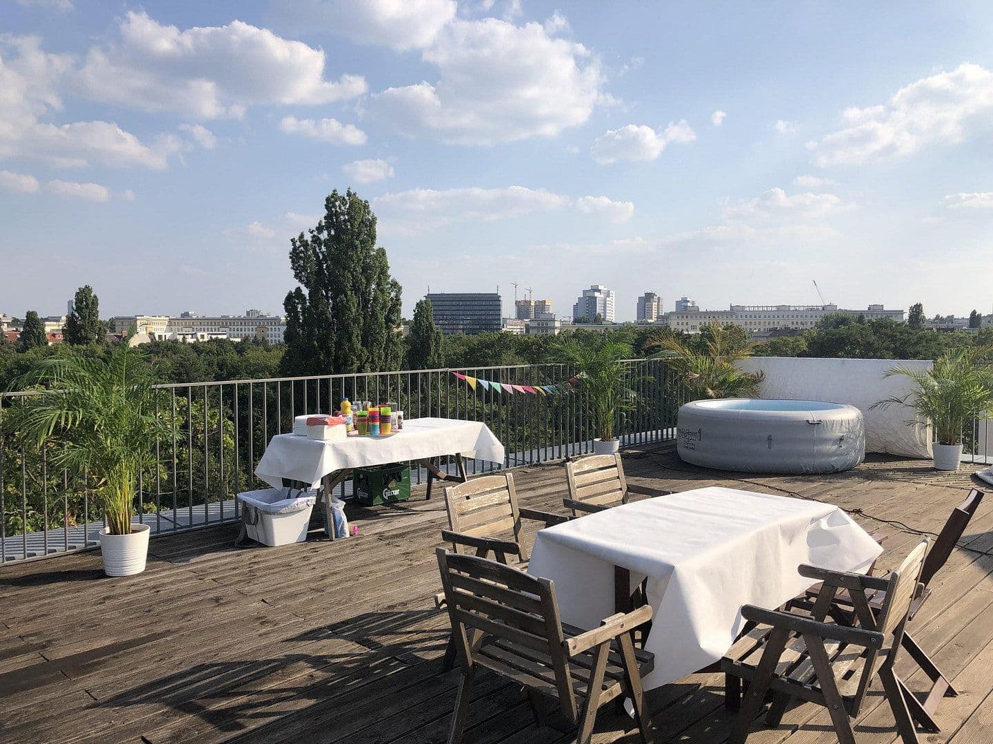 Prenájom bytu 3-izbový 170 m², Diestelmeyer Str. 5a, Berlin, Berlín Prenájom bytu 3-izbový 170 m², Diestelmeyer Str. 5a, Berlin, Berlín