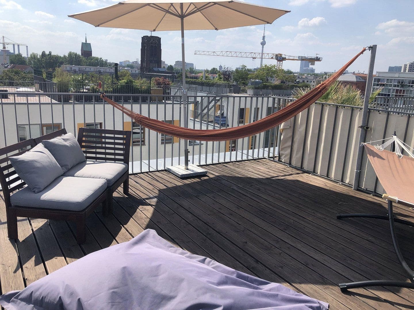 Prenájom bytu 3-izbový 170 m², Diestelmeyer Str. 5a, Berlin, Berlín Prenájom bytu 3-izbový 170 m², Diestelmeyer Str. 5a, Berlin, Berlín