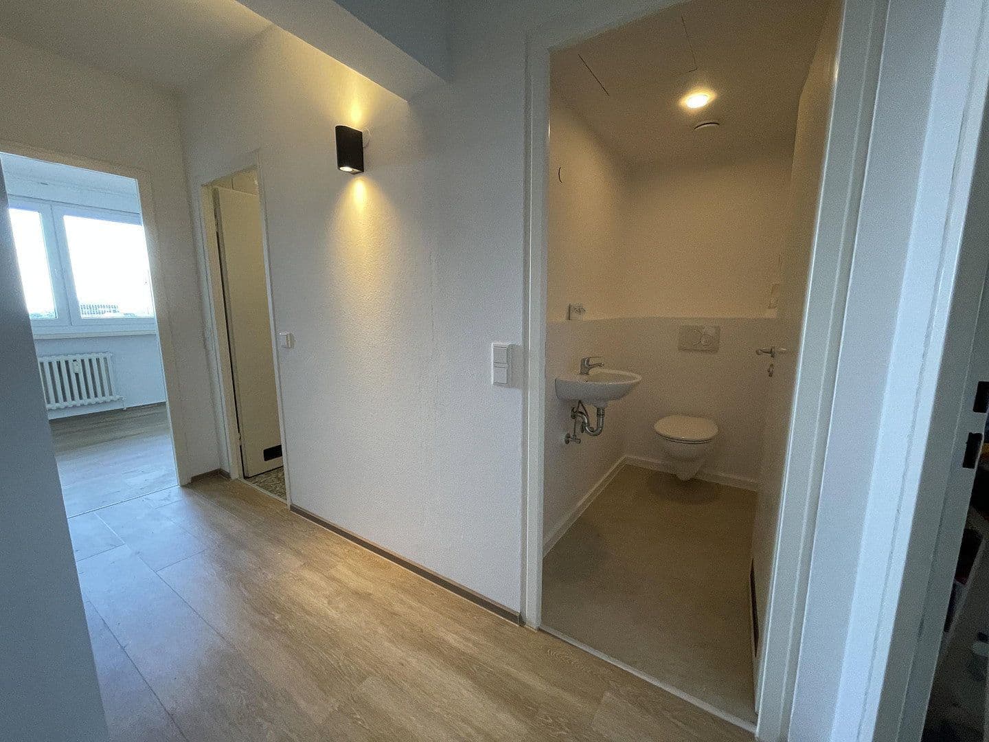 Prenájom bytu 4-izbový 93 m², Darmstadt - Kranichstein, Hesensko Prenájom bytu 4-izbový 93 m², Darmstadt - Kranichstein, Hesensko