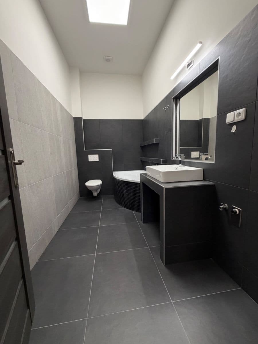 Prenájom bytu 2-izbový 61 m², Přívozská, Ostrava, Moravskoslezský kraj Prenájom bytu 2-izbový 61 m², Přívozská, Ostrava, Moravskoslezský kraj