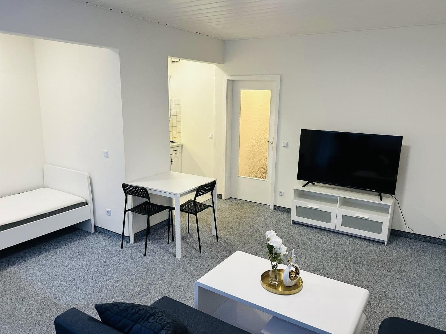 Prenájom bytu 1-izbový 31 m², München, Bavorsko Prenájom bytu 1-izbový 31 m², München, Bavorsko