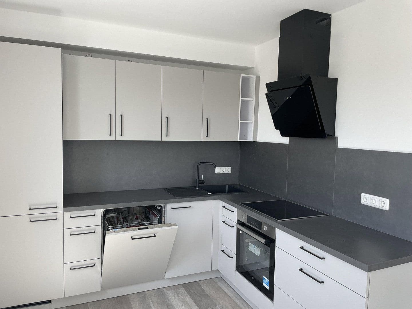Prenájom bytu 3-izbový 96 m², Hameln, Dolné Sasko Prenájom bytu 3-izbový 96 m², Hameln, Dolné Sasko