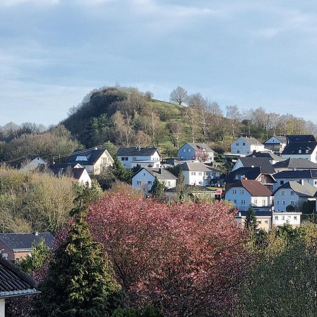Prenájom bytu 3-izbový 98 m², Ettringen, Porýnie-Falcko Prenájom bytu 3-izbový 98 m², Ettringen, Porýnie-Falcko