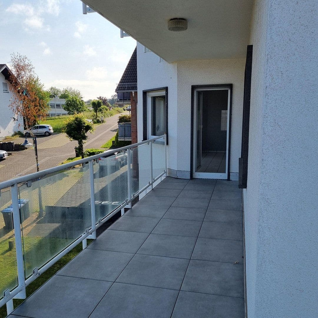 Prenájom bytu 3-izbový 98 m², Ettringen, Porýnie-Falcko Prenájom bytu 3-izbový 98 m², Ettringen, Porýnie-Falcko