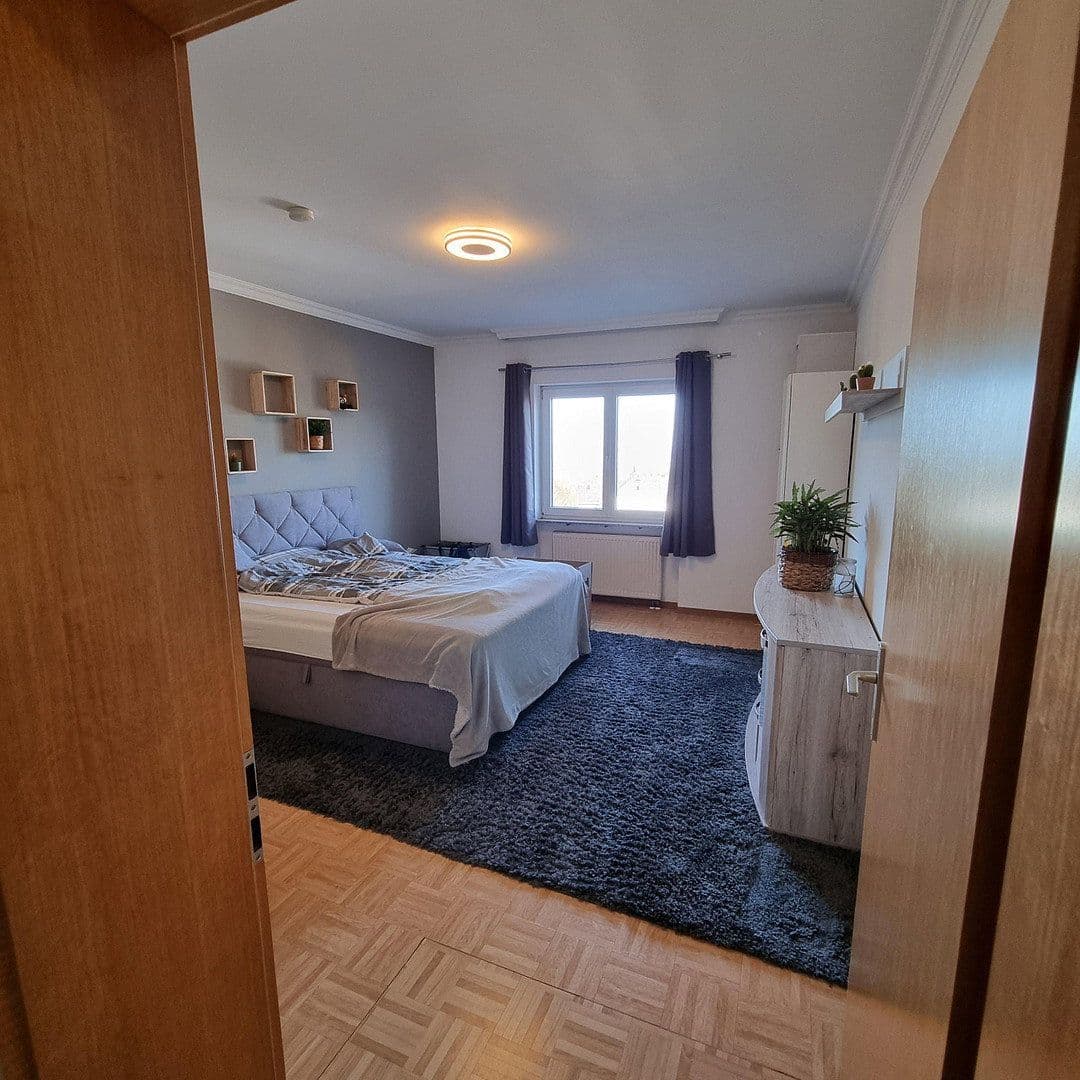 Prenájom bytu 3-izbový 98 m², Ettringen, Porýnie-Falcko Prenájom bytu 3-izbový 98 m², Ettringen, Porýnie-Falcko