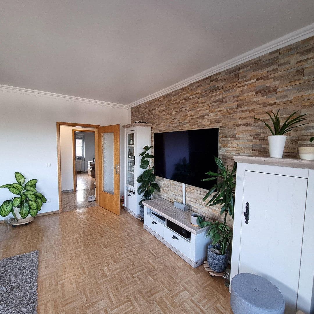 Prenájom bytu 3-izbový 98 m², Ettringen, Porýnie-Falcko Prenájom bytu 3-izbový 98 m², Ettringen, Porýnie-Falcko