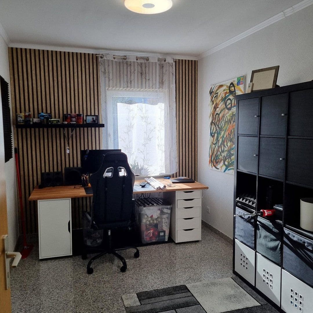 Prenájom bytu 3-izbový 98 m², Ettringen, Porýnie-Falcko Prenájom bytu 3-izbový 98 m², Ettringen, Porýnie-Falcko