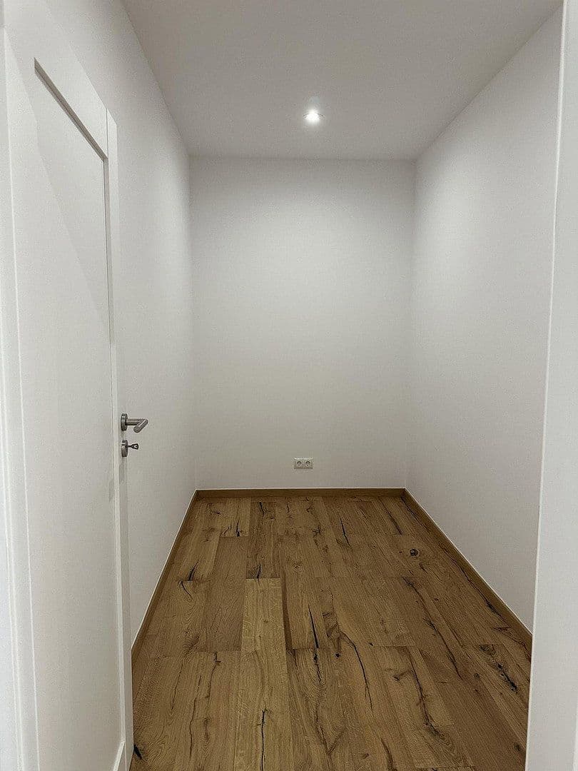 Prenájom bytu 5-izbový 141 m², Badstr. 131, Egloffstein, Bavorsko Prenájom bytu 5-izbový 141 m², Badstr. 131, Egloffstein, Bavorsko