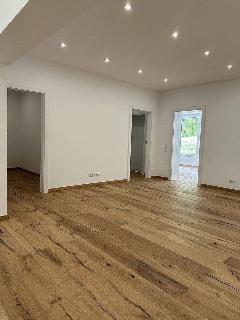 Prenájom bytu 5-izbový 141 m², Badstr. 131, Egloffstein, Bavorsko Prenájom bytu 5-izbový 141 m², Badstr. 131, Egloffstein, Bavorsko