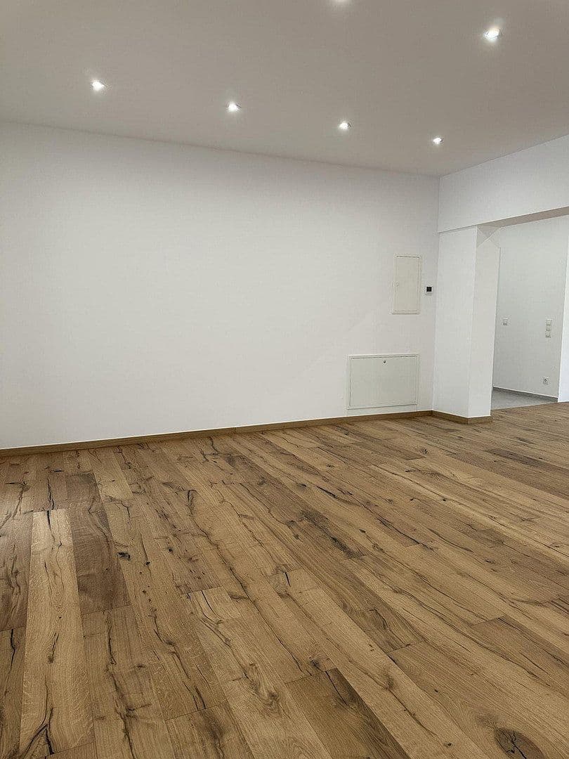 Prenájom bytu 5-izbový 141 m², Badstr. 131, Egloffstein, Bavorsko Prenájom bytu 5-izbový 141 m², Badstr. 131, Egloffstein, Bavorsko