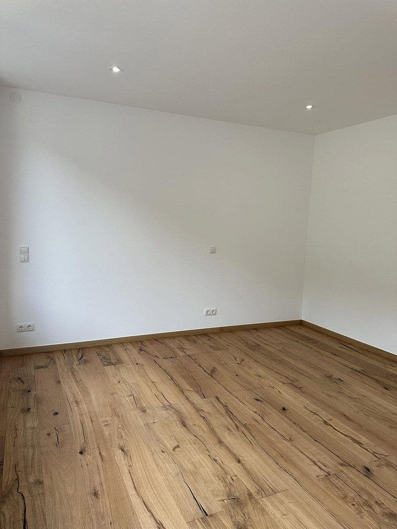 Prenájom bytu 5-izbový 141 m², Badstr. 131, Egloffstein, Bavorsko Prenájom bytu 5-izbový 141 m², Badstr. 131, Egloffstein, Bavorsko