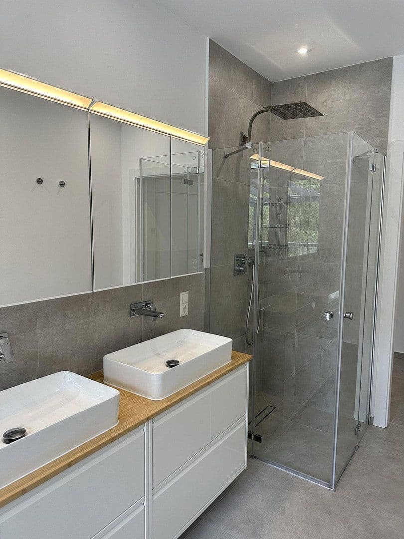 Prenájom bytu 5-izbový 141 m², Badstr. 131, Egloffstein, Bavorsko Prenájom bytu 5-izbový 141 m², Badstr. 131, Egloffstein, Bavorsko