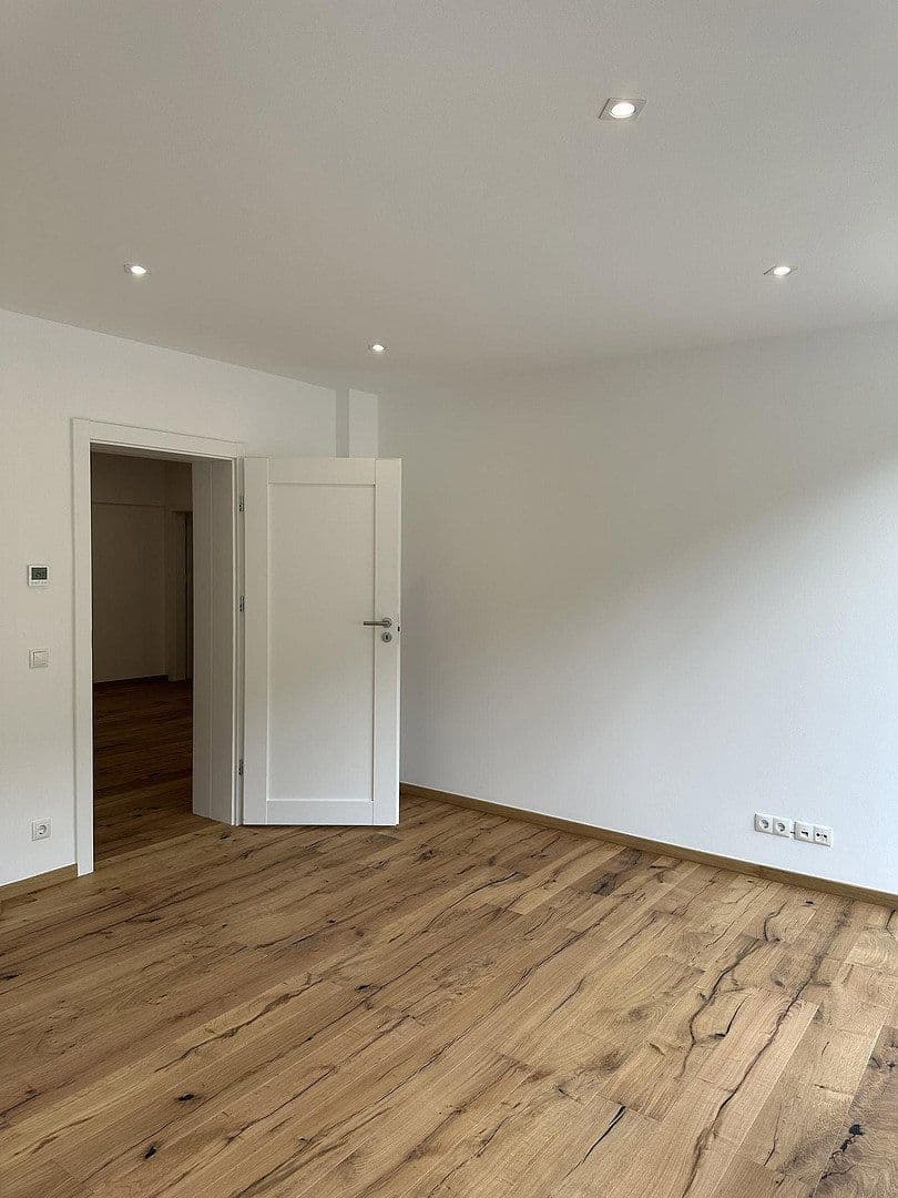 Prenájom bytu 5-izbový 141 m², Badstr. 131, Egloffstein, Bavorsko Prenájom bytu 5-izbový 141 m², Badstr. 131, Egloffstein, Bavorsko