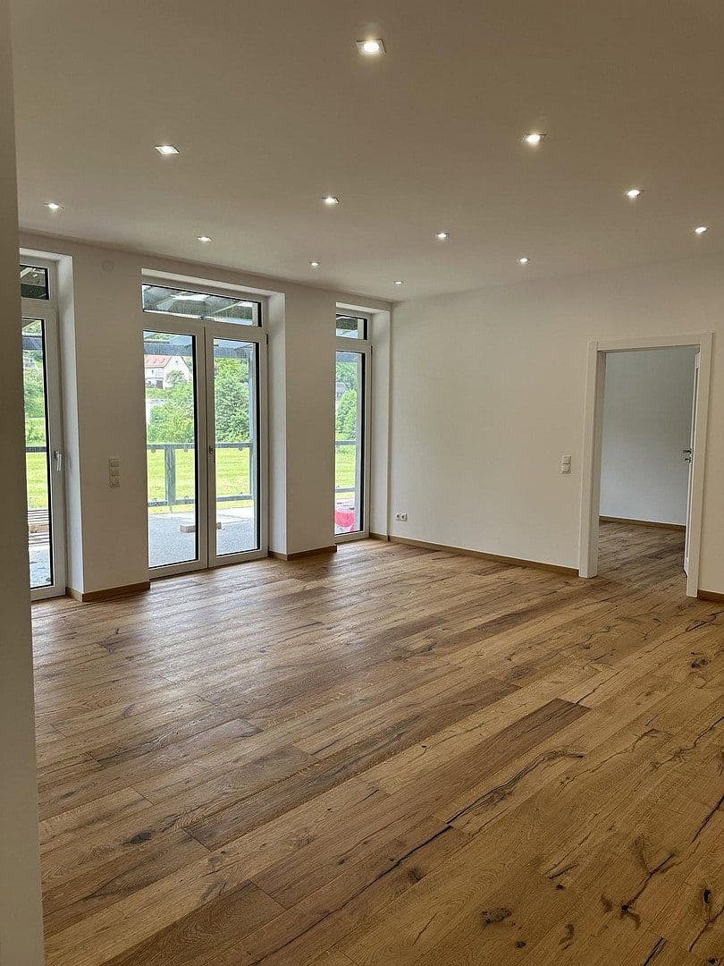 Prenájom bytu 5-izbový 141 m², Badstr. 131, Egloffstein, Bavorsko Prenájom bytu 5-izbový 141 m², Badstr. 131, Egloffstein, Bavorsko