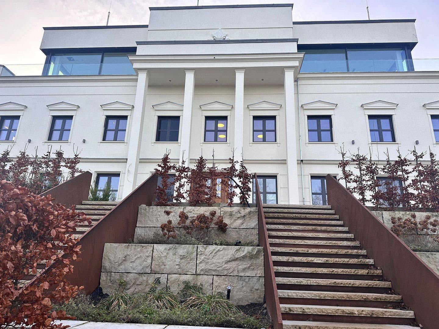 Prenájom bytu 2-izbový 65 m², Am Jungfernsee 32, Potsdam, Brandenbursko Prenájom bytu 2-izbový 65 m², Am Jungfernsee 32, Potsdam, Brandenbursko
