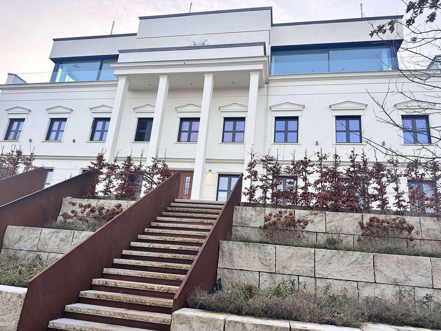 Prenájom bytu 2-izbový 65 m², Am Jungfernsee 32, Potsdam, Brandenbursko Prenájom bytu 2-izbový 65 m², Am Jungfernsee 32, Potsdam, Brandenbursko