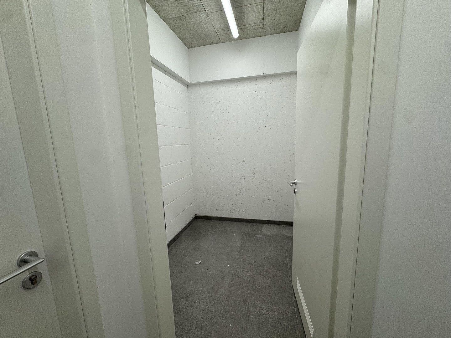Prenájom bytu 2-izbový 65 m², Am Jungfernsee 32, Potsdam, Brandenbursko Prenájom bytu 2-izbový 65 m², Am Jungfernsee 32, Potsdam, Brandenbursko