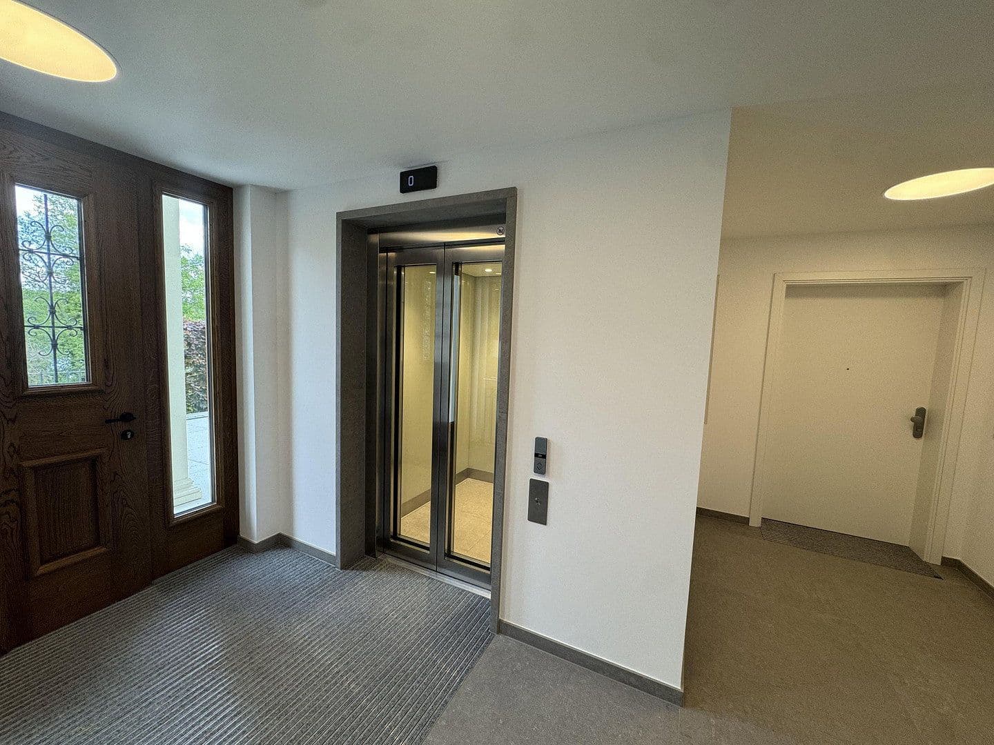 Prenájom bytu 2-izbový 65 m², Am Jungfernsee 32, Potsdam, Brandenbursko Prenájom bytu 2-izbový 65 m², Am Jungfernsee 32, Potsdam, Brandenbursko