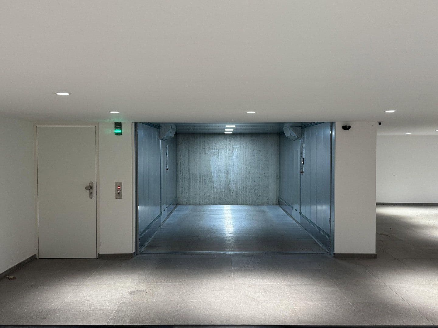 Prenájom bytu 2-izbový 65 m², Am Jungfernsee 32, Potsdam, Brandenbursko Prenájom bytu 2-izbový 65 m², Am Jungfernsee 32, Potsdam, Brandenbursko