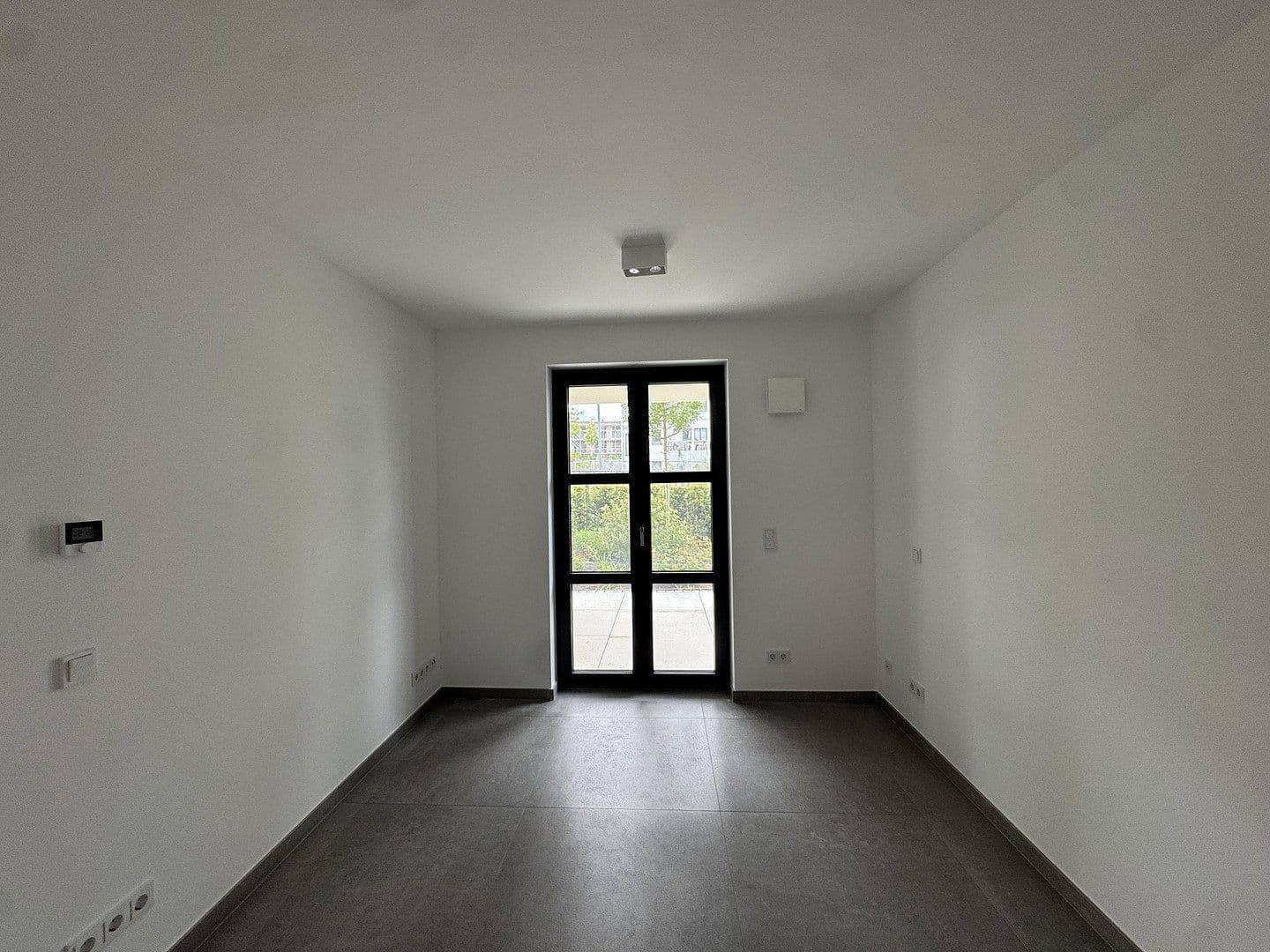 Prenájom bytu 2-izbový 65 m², Am Jungfernsee 32, Potsdam, Brandenbursko Prenájom bytu 2-izbový 65 m², Am Jungfernsee 32, Potsdam, Brandenbursko