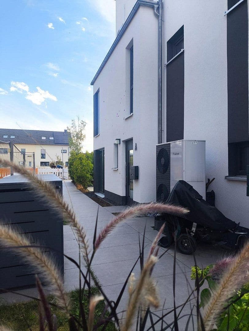 Prenájom domu 158 m², pozemok 390 m², Pfarrer Olbert Allee 3 A, Hochheim, Hesensko Prenájom domu 158 m², pozemok 390 m², Pfarrer Olbert Allee 3 A, Hochheim, Hesensko
