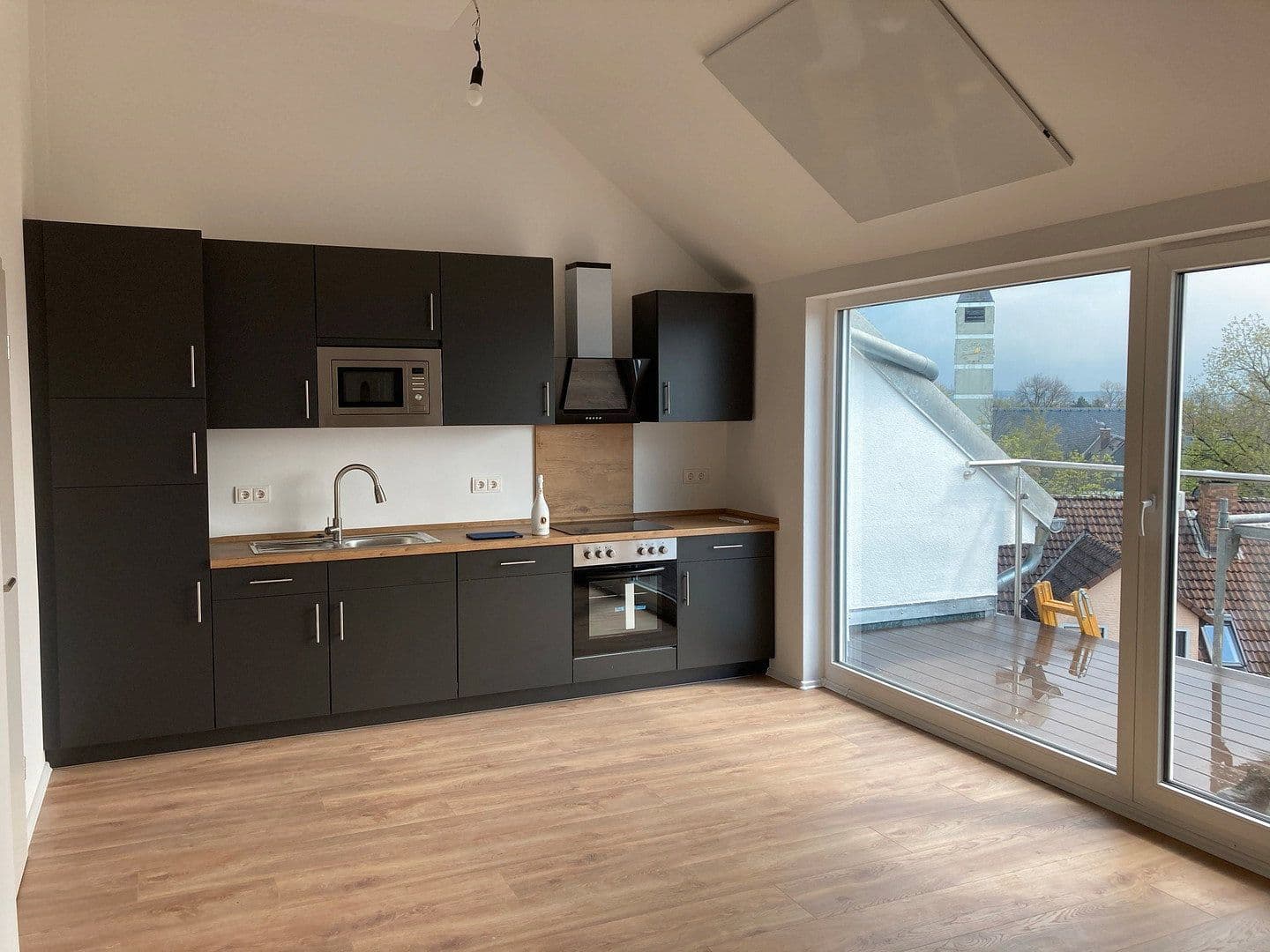 Prenájom bytu 4-izbový 92 m², Höchstadt an der Aisch, Bavorsko Prenájom bytu 4-izbový 92 m², Höchstadt an der Aisch, Bavorsko