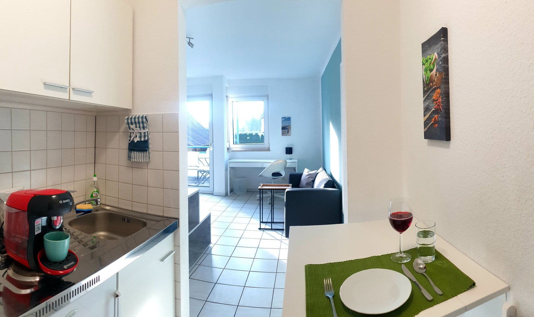 Prenájom bytu 1-izbový 28 m², Esslingen am Neckar, Bádensko-Wurttembersko Prenájom bytu 1-izbový 28 m², Esslingen am Neckar, Bádensko-Wurttembersko