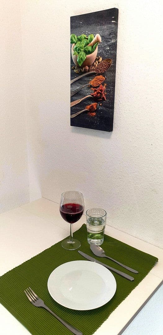 Prenájom bytu 1-izbový 28 m², Esslingen am Neckar, Bádensko-Wurttembersko Prenájom bytu 1-izbový 28 m², Esslingen am Neckar, Bádensko-Wurttembersko